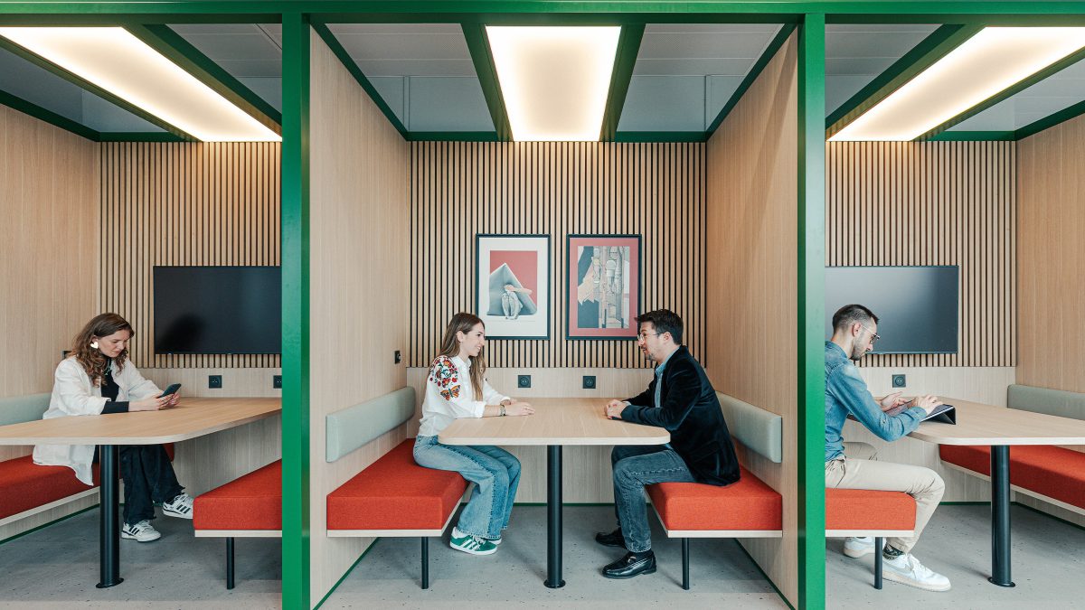 three-booths-with-people-working-at-wtw-paris-office