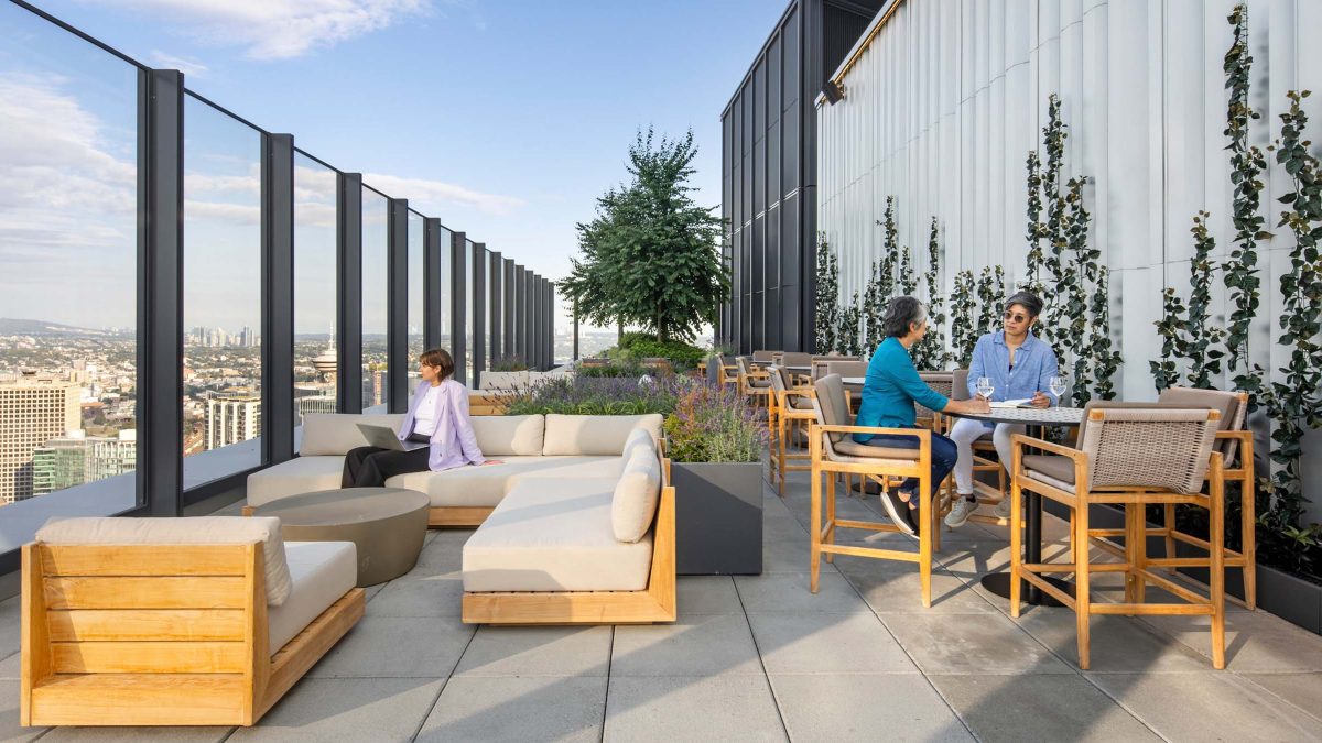 MMoser-The-Stack-Commercial-Rooftop-Design-Vancouver-Exterior-Outdoor-Lounge