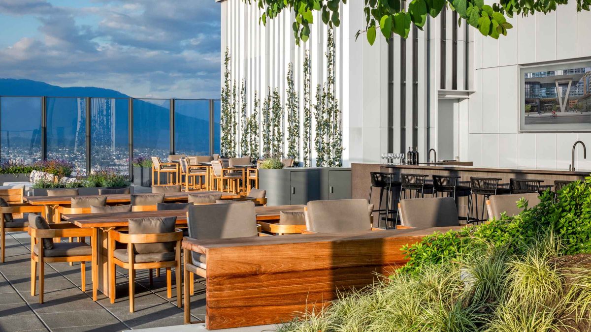 MMoser-The-Stack-Commercial-Rooftop-Design-Vancouver-Exterior-Social-Area