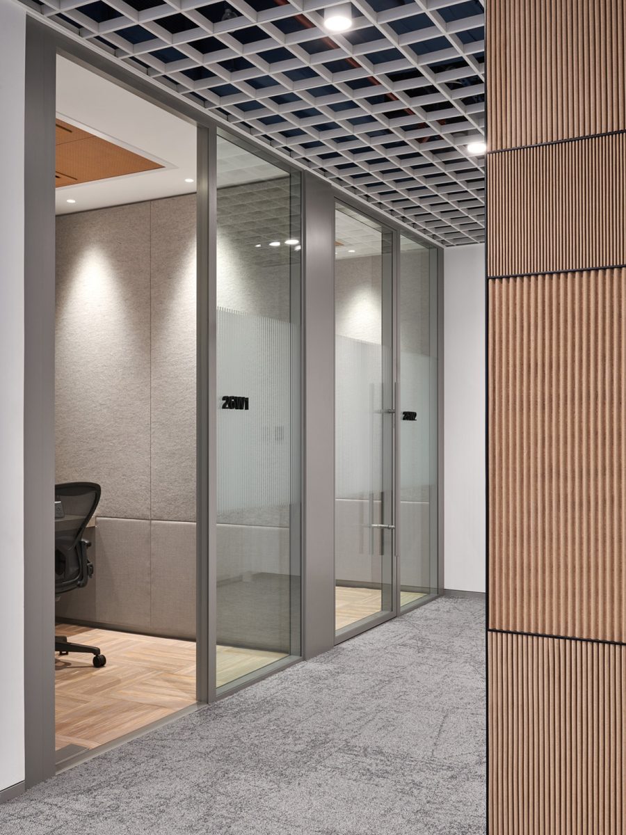 two-individual-focus-rooms-at-office-space-in-dubai