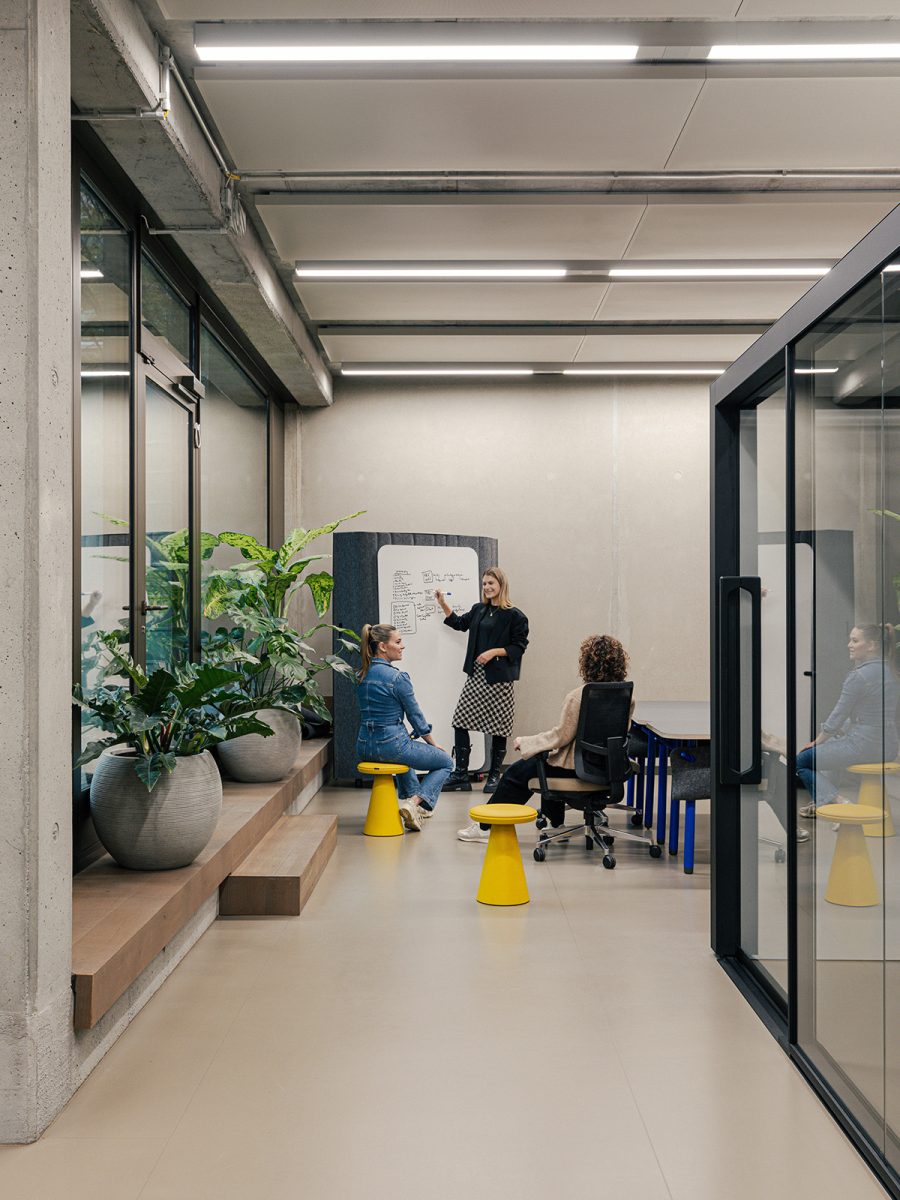 huddle-space-in-office-design-in-Berlin